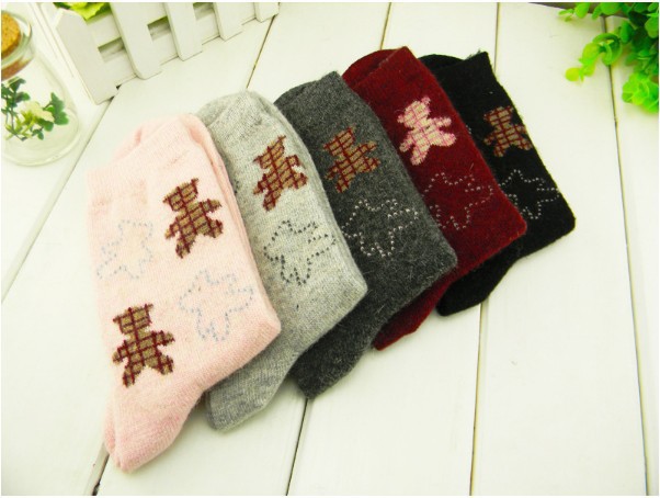 F04413-5 New 5 Pairs Cartoon Bear Pattern Warm Winter Socks for Women Ladies