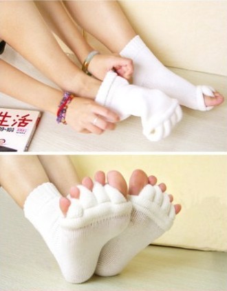 NEW  Fashion Foot Toes Alignment Socks Cotton Warm Socks  Massage Five Toe Socks Free Shippin