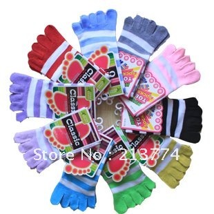 wholesale2012 new fashion  female long style Polyester cotton striped five toes cute socks  mix color 30pcs/lot free shipping