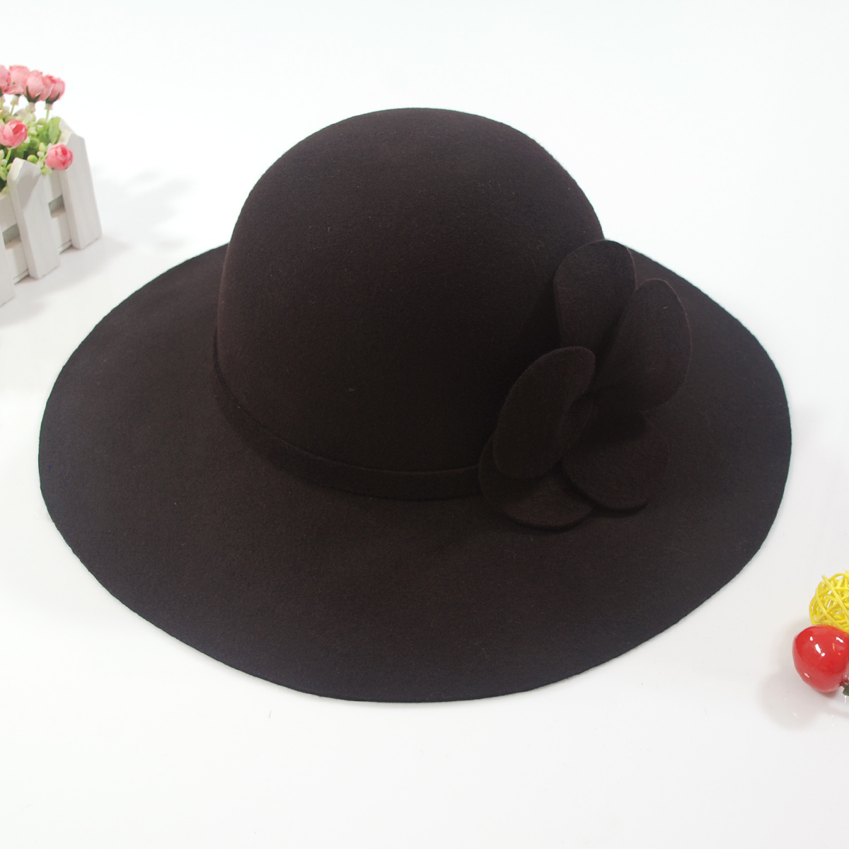 1pc Captale autumn and winter hat flower pure woolen female large brim bucket hats bucket hat