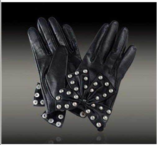 1Piece Butterfly and Rivets Leather Gloves Lamb Lady Gaga L