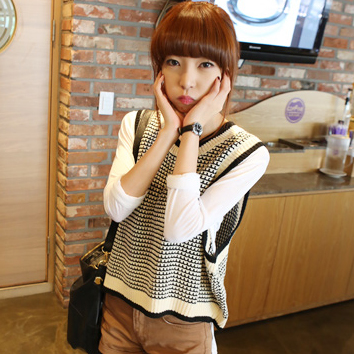 2 2012 autumn and winter new arrival loose color block decoration o-neck pullover sleeveless woven vest female