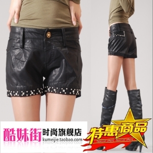 2 autumn and winter PU sexy leather shorts female 2012 leather pants
