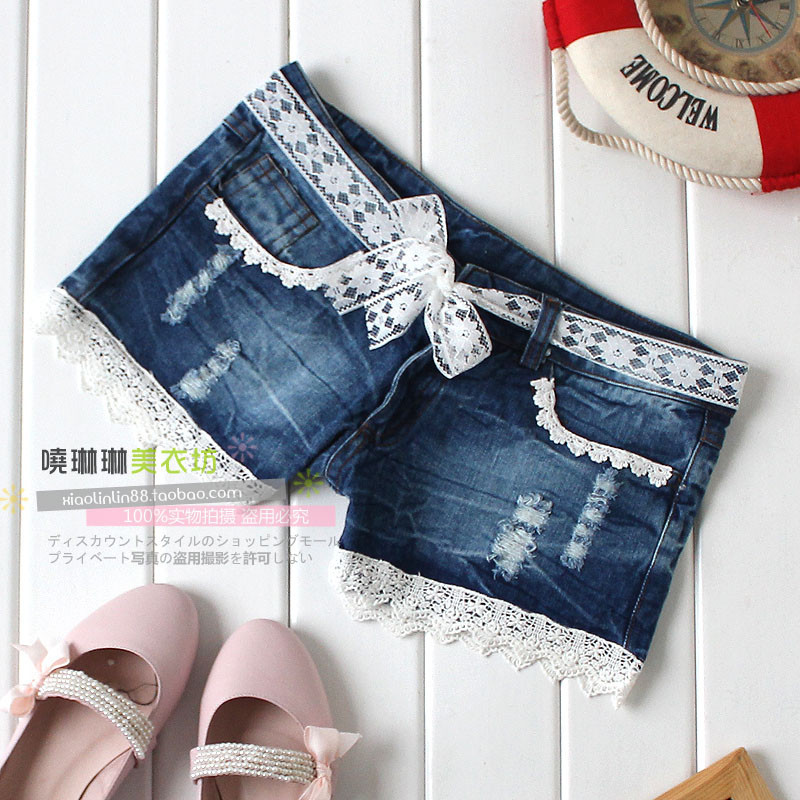 2011 summer sweet lace belt laciness low-waist denim shorts ,Free shipping