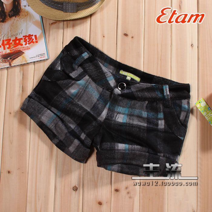 2011 winter women's woolen plaid boot cut jeans women's thickening plaid shorts