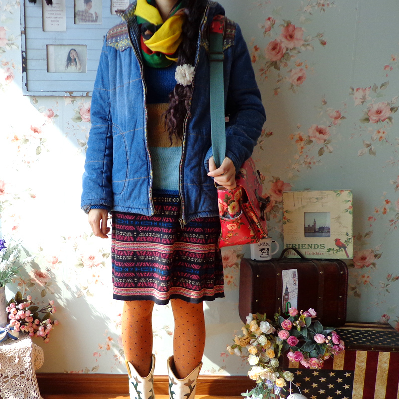 2012 autumn and winter national trend water wash embroidery thickening thermal with a hood denim wadded jacket outerwear