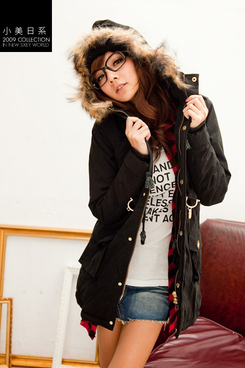 2012 autumn winters is popular Japanese hair grass edge hooded JunFeng coat 10784