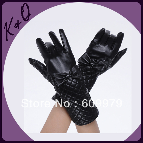 2012 Fashion Winter Glove Genuine Leather Glove Lamb Glove Made by Grade-A Lamb/Sheep Fashion  Size of S, M, L