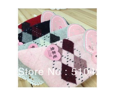 2012 lady qiu dong small diamond lattice socks rabbit wool socks free shipping
