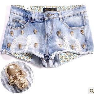 2012 metal skull heads distrressed water wash roll-up hem light blue denim women shorts S,M,L Wholesale priceB1007