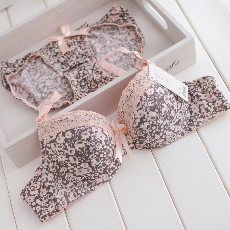 2012 New Arrival Fashion Floral Vintage Lace Sexy Women Bra Set,Noble Ladies' Underwear Set,Free Shipping