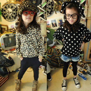 2012 new arrival winter children's clothing female child leopard print dot coral fleece sweatshirt pullover top baby outerwear