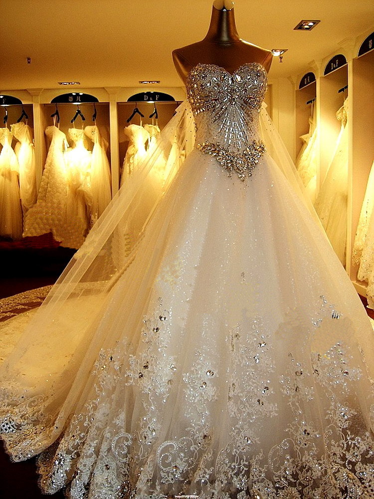2012 new Korean wedding dress straps the Bra wedding Korean Princess tail wedding Crystal