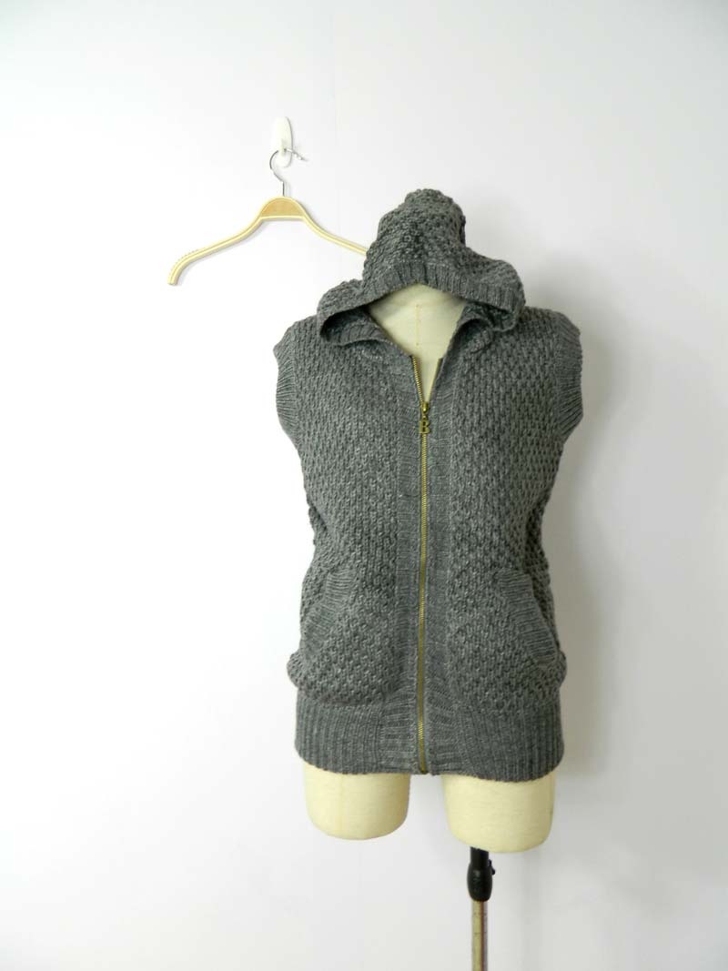 2012 solid color all-match casual with a hood knitted sweater vest outerwear
