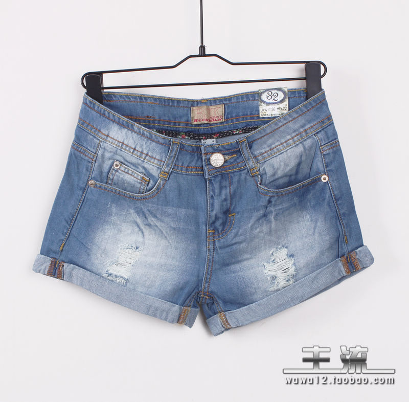 2012 summer casual hole water wash fashion roll up hem all-match distrressed roll-up hem denim shorts