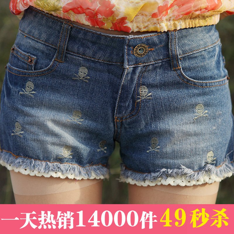 2012 summer women's skull embroidered denim shorts female shorts 20368