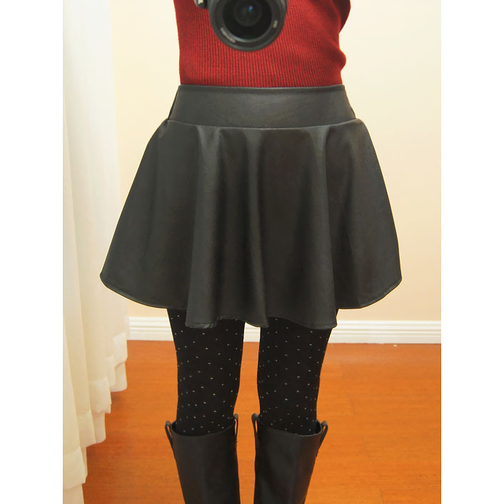 2012 winter women's big ruffle hem elastic waist leather black sheds half-length short skirt