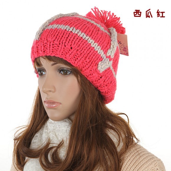 2012 women's fashion all-match winter thermal knitted hat handmade two-color hair ball knitted hat