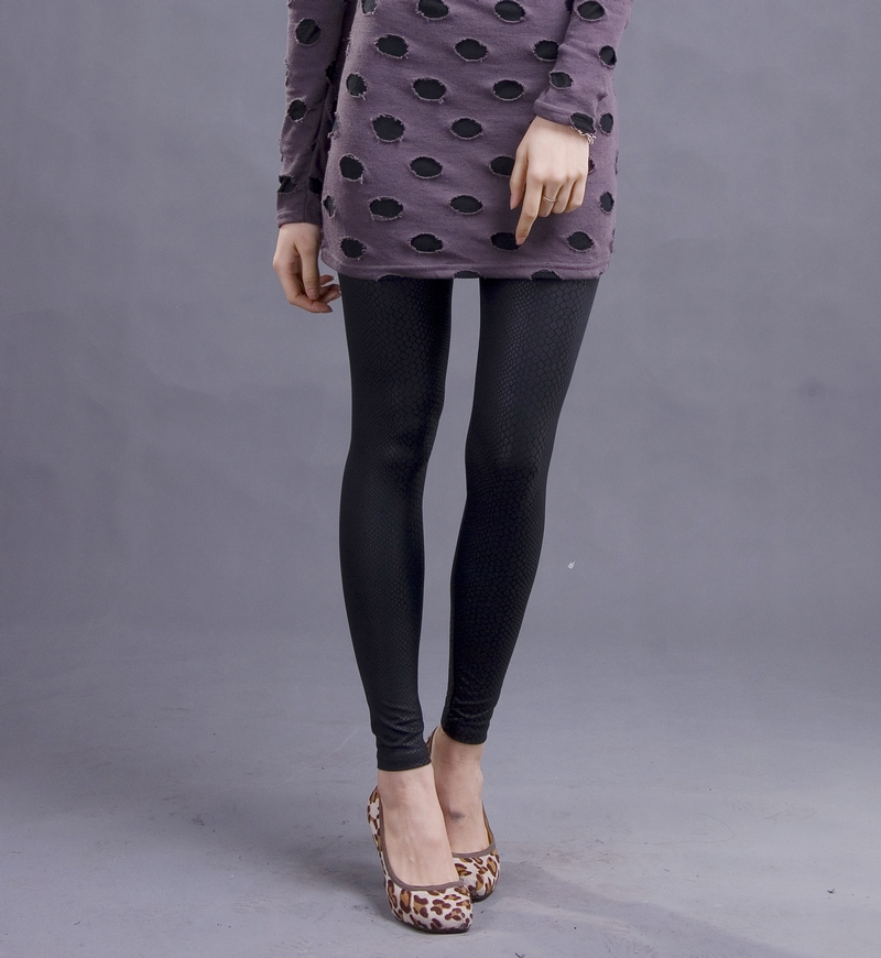 2012 women's spring all-match serpentine pattern leather skinny pants legging b03
