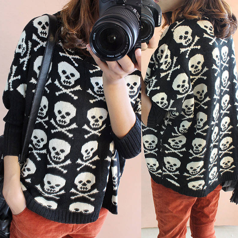 2012Autumn And Winter Newly Fashion Vintage Skull Loose Sweater Pullover Long-sleeve Sweater LYXF157