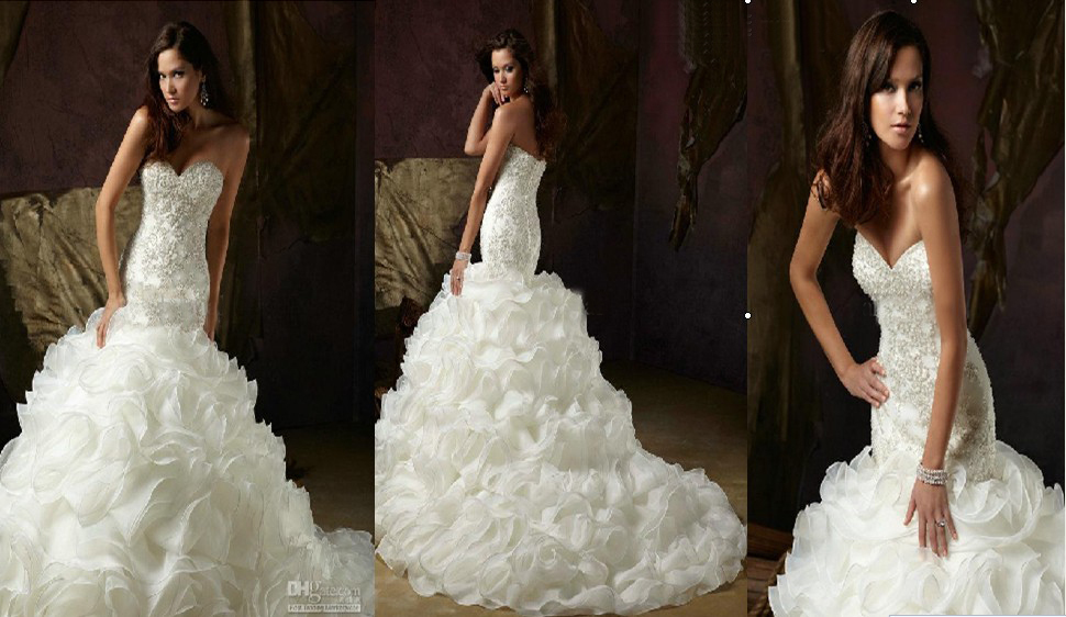 2013 Ball Gown Wedding Dresses Sweetheart Floor Length Applique Beadings Wedding Gowns With Tippet