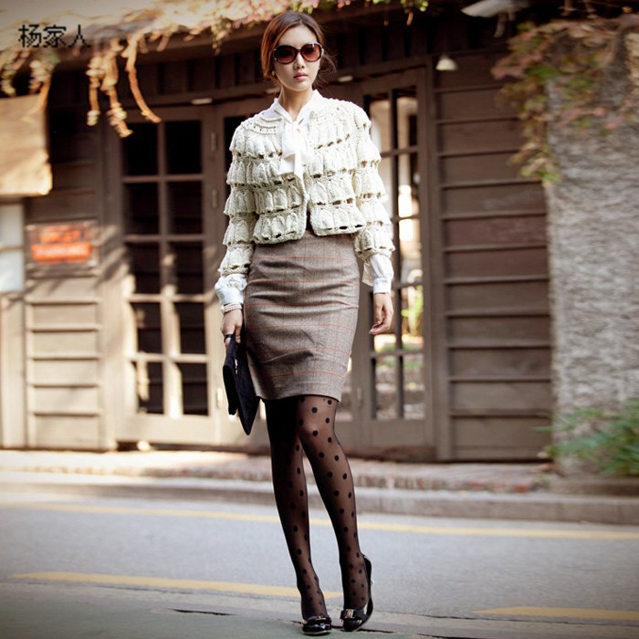 2013 elegant gentlewomen loose cutout three quarter sleeve knitting thick sweater slim short jacket
