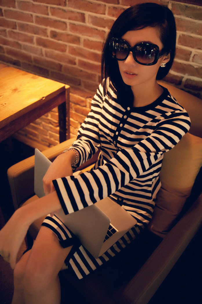 2013 fashion Brand  high quality luxury unique stripe a . lci collcction set women jeans