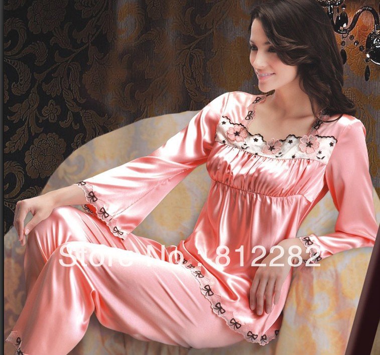 2013 Free shipping hot sale sexy stylish and elegance pink satin emboridery lace ladies pajamas set 5015