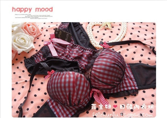 2013 Free shipping sexy Lace Plaid bra set  for women three quarters gathering push up underwear Bra & Brief Sets