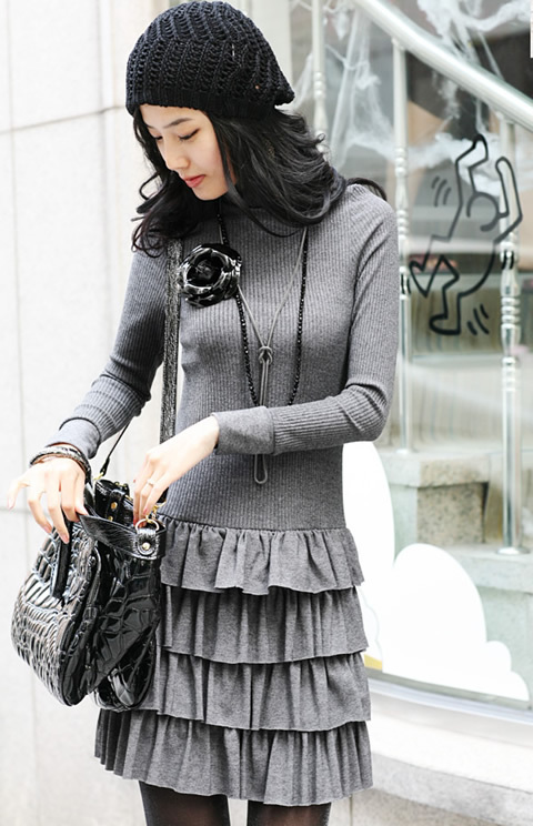 2013 Korean Knitted Sweater Dress Hem Cake Layers Of Gray Black Dress Temperament Slim Models Ce9364