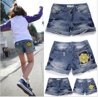 2013 Korean Sweet Cute Cute Laugh Printing Patch Pocket Denim Shorts Wild Shorts