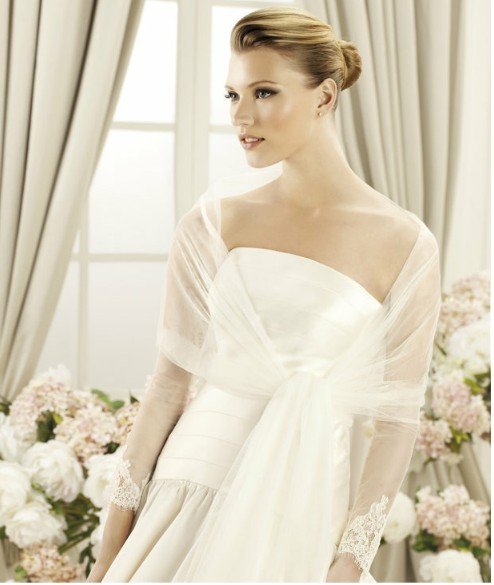 2013 Latest Style Beautiful Long Sleeve Wedding Jacket