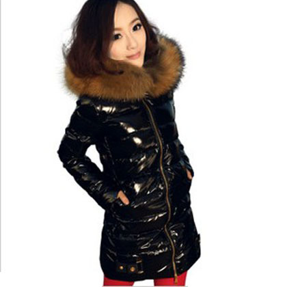 2013 New Fashion winter women Thickening  warm down coat   slim large fur collar   medium-long down jacket