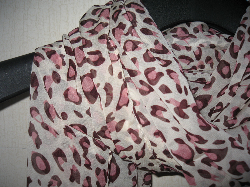 2013 sexy  hot free ship 2012 spring and autumn pink small leopard print silk scarf long scarf all-match thermal