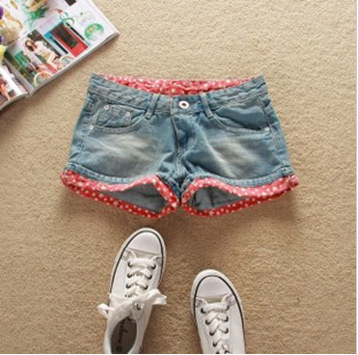 2013 spring and summer cute star crimping washed jeans shorts Korean version of the new wild hot pants female 8079