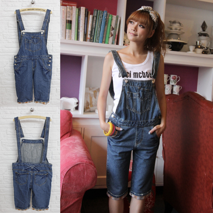2013 spring and summer new arrival light blue worn casual multi-pocket applique roll up hem denim suspenders capris knee-length