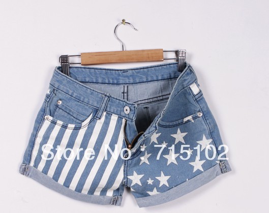 2013 spring new Korean female jeans wash water mill incandescent shorts stripes stars flanging