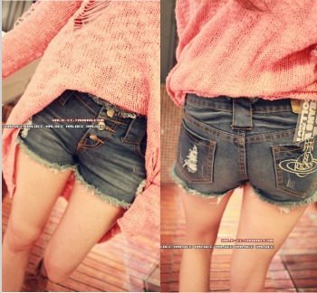 2013 summer personality all-match saturn logo three button embroidery denim shorts