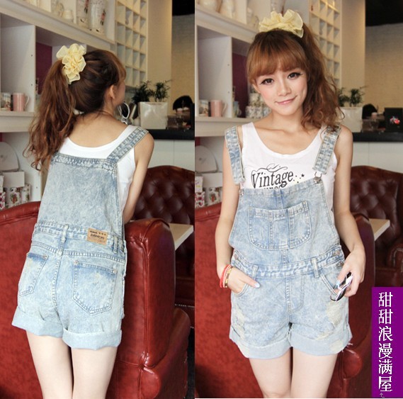 2013 summer women's c2229 wearing white personalized light blue denim shorts suspenders high quality