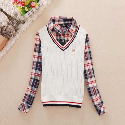 2013 sweet solid color twisted V-neck Women slim sweater wool waistcoat sweater vest