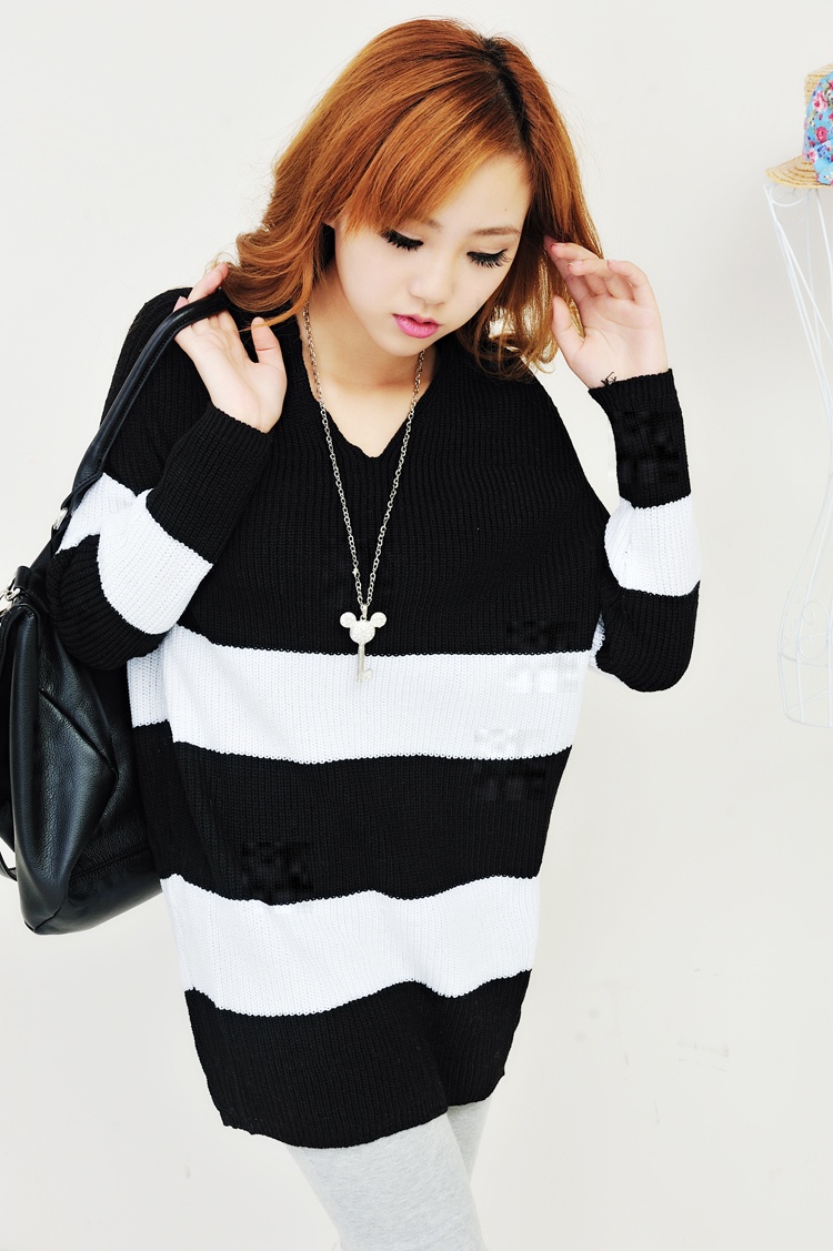 2013 women's V-neck crude horizontal stripe batwing shirt sweater (WC005)