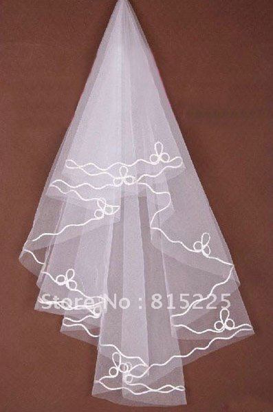 2013Classy Stunning Wedding Accessories Bridal Veils Tulle Fingertip Veil Elbow Length Ribbon Edge New Style