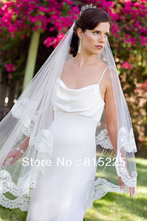 2013Fascinating Wedding Veil Match Wedding Dress Bridal Veil Accessories Decoration Fingertip Veil Lace Edge Applique Tulle Hot