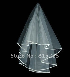 2013Simple Fashion Hottest Wedding Accessories Bridal Veils Short Length Ribbon Edge One Layer Tulle Stunning