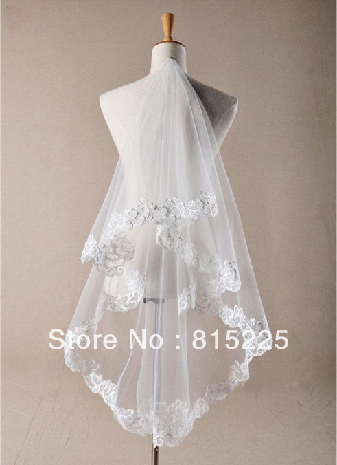 2013Stunning CLassy Wedding Accessories Veils Bridal Veil Decoration Fingertip Veil Lace Edge Two Layer White Tulle Lace