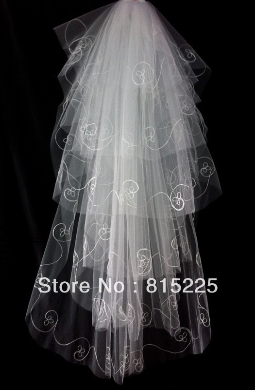 2013Stylish New Arrival Wedding Accessories Bridal Decoration Tulle Fabric Ribbon Edge Applique Multi Layer Fingertip Length Vei