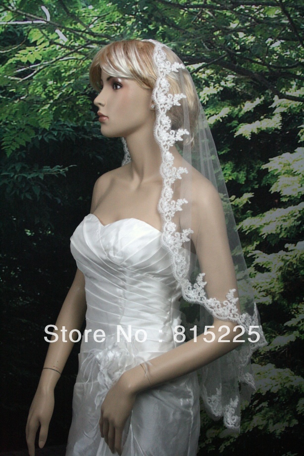 2013Tempting Vogue Wedding Accessories Decoration Bridal Veils Wedding Veil One Layer Lace Edge Elbow Length Veil Low Price Clas