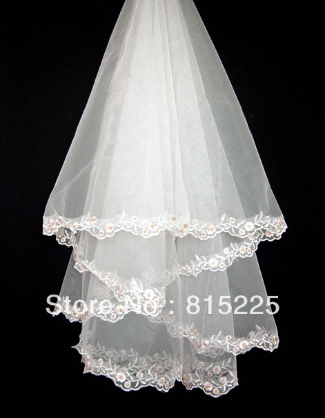 2013Trendy Hot Sell Style Wedding Accessories Bridal Veils Tulle Fabrc Lace Edge Two Layer Decoration Elbow Veil Custom Made