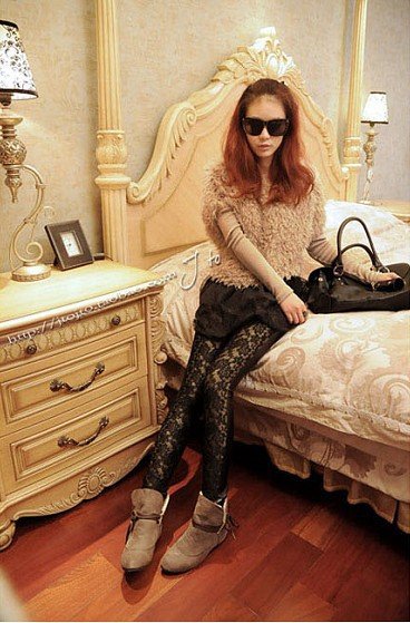2120 new listed bud silk imitation leather splicing hollow out backing pants 10 pcs/ LOT freeshipping