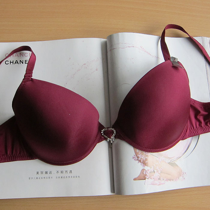 27c Wine red glossy deteachable comfortable shoulder strap thick thin underwear bra 70a